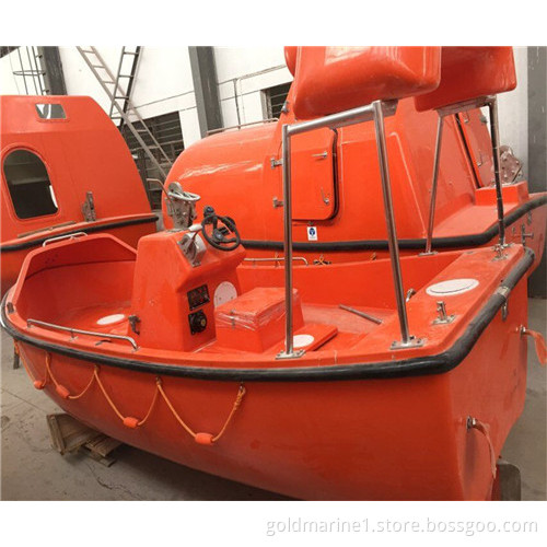 Fast rescue boat with inboard engine